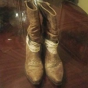 BKE Sole Distressed Cowboy Boots